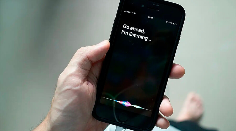 Aprovecha todo el potencial de Siri y pregúntale el porcentaje de batería de tu dispositivo. 