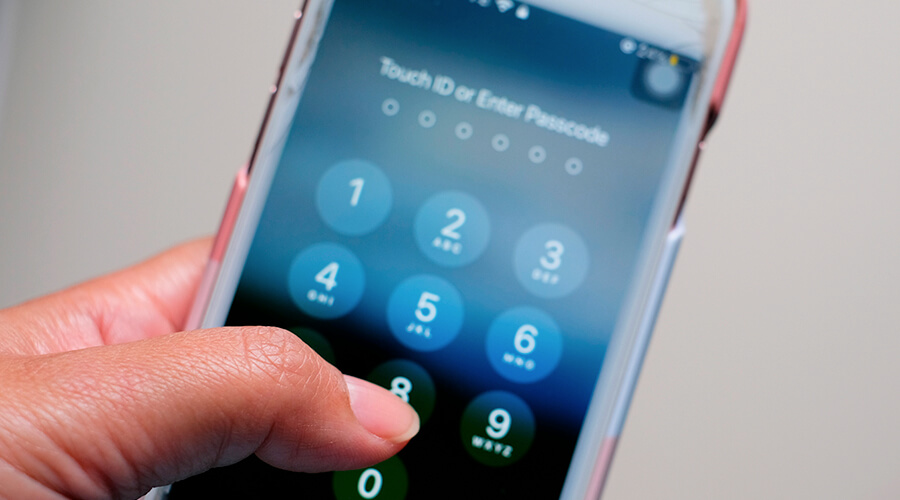 Los iPhones pueden llegar a ser vulnerables ante un hackeo. 